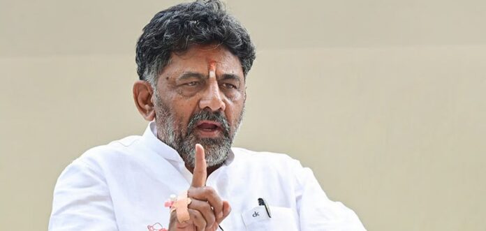 ഡി.കെ. ശിവകുമാറിന്റെ സത്യപ്രതിജ്ഞാ ചടങ്ങ്; കേരള മുഖ്യമന്ത്രിയും മന്ത്രിമാരും ബെംഗളൂരുവിലേക്ക് ഡി.കെ. ശിവകുമാറിന്റെ സത്യപ്രതിജ്ഞാ ചടങ്ങ്; കേരള മുഖ്യമന്ത്രിയും മന്ത്രിമാരും ബെംഗളൂരുവിലേക്ക്