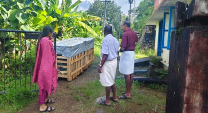 ഓമല്ലൂര് പഞ്ചായത്തിലെ കുടിവെള്ളപ്രശ്നത്തിന് പരിഹാരമാകുന്നു; പമ്പ് ഹൗസില് ആദ്യ ബൂസ്റ്റര് പമ്പ് എത്തിച്ചു ഓമല്ലൂര് പഞ്ചായത്തിലെ കുടിവെള്ളപ്രശ്നത്തിന് പരിഹാരമാകുന്നു; പമ്പ് ഹൗസില് ആദ്യ ബൂസ്റ്റര് പമ്പ് എത്തിച്ചു