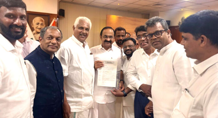 പെന്തകോസ്ത് കൗൺസിൽ ഓഫ് ഇന്ത്യ മുഖ്യമന്ത്രി വി ഡി.സതീശന് നിവേദനം നല്കി പെന്തകോസ്ത് കൗൺസിൽ ഓഫ് ഇന്ത്യ മുഖ്യമന്ത്രി വി ഡി.സതീശന് നിവേദനം നല്കി