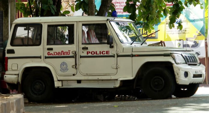 ഭർതൃമതിയായ 27വയസുകാരിയുടെയും ആൺസുഹൃത്തിനെയും ദൃശ്യങ്ങൾ പകർത്തി , പിന്നാലെ ഭീഷണി ഭർതൃമതിയായ 27വയസുകാരിയുടെയും ആൺസുഹൃത്തിനെയും ദൃശ്യങ്ങൾ പകർത്തി , പിന്നാലെ ഭീഷണി