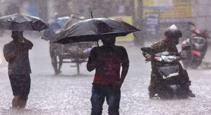 സംസ്ഥാനത്ത് ഇന്ന് അതിതീവ്ര മഴയ്ക്ക് സാധ്യത ; അഞ്ച് ജില്ലകളിൽ റെഡ് അലര്ട്ട് സംസ്ഥാനത്ത് ഇന്ന് അതിതീവ്ര മഴയ്ക്ക് സാധ്യത ; അഞ്ച് ജില്ലകളിൽ റെഡ് അലര്ട്ട്