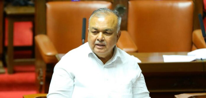മുതിർന്ന നേതാക്കളുടെ ഇടപെടൽ വിജയം; രാജി തീരുമാനം ഉപേക്ഷിച്ച് കർണ്ണാടക മന്ത്രി രാമലിംഗ റെഡ്ഡി മുതിർന്ന നേതാക്കളുടെ ഇടപെടൽ വിജയം; രാജി തീരുമാനം ഉപേക്ഷിച്ച് കർണ്ണാടക മന്ത്രി രാമലിംഗ റെഡ്ഡി