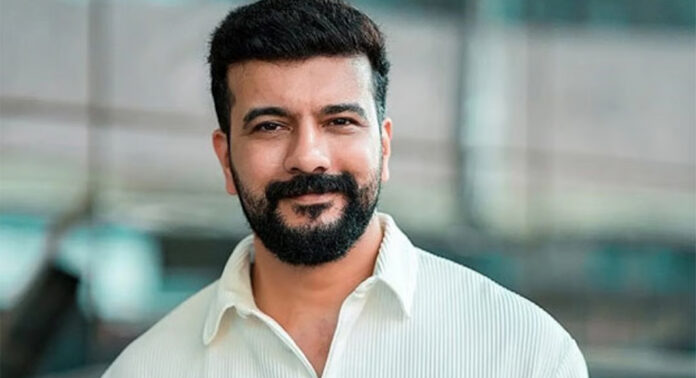 താര സംഘടനയിൽ നിന്ന് ശ്വേത ഉൾപ്പെടെ ആരും രാജി തന്നിട്ടില്ലെന്ന് രമേഷ് പിഷാരടി താര സംഘടനയിൽ നിന്ന് ശ്വേത ഉൾപ്പെടെ ആരും രാജി തന്നിട്ടില്ലെന്ന് രമേഷ് പിഷാരടി