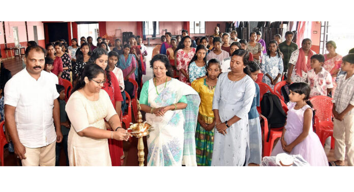 ഡോ.എം.എസ്.സുനിൽ നടപ്പിലാക്കുന്ന “അക്ഷരവീട് ” പദ്ധതിയുടെ ജില്ലാതല ഉദ്ഘാടനം നടന്നു ഡോ.എം.എസ്.സുനിൽ നടപ്പിലാക്കുന്ന “അക്ഷരവീട് ” പദ്ധതിയുടെ ജില്ലാതല ഉദ്ഘാടനം നടന്നു