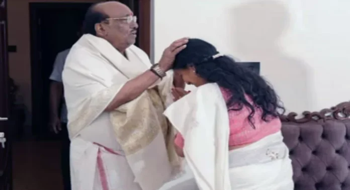 വെള്ളാപ്പള്ളിയെ കണ്ടതിൽ സൈബർ പൊങ്കാല ; വിമർശകരുടെ വായടപ്പിച്ച് മന്ത്രി ബിന്ദു കൃഷ്ണയുടെ ശക്തമായ പ്രതികരണം വെള്ളാപ്പള്ളിയെ കണ്ടതിൽ സൈബർ പൊങ്കാല ; വിമർശകരുടെ വായടപ്പിച്ച് മന്ത്രി ബിന്ദു കൃഷ്ണയുടെ ശക്തമായ പ്രതികരണം