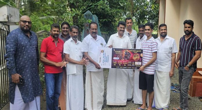 തലവടി ചുണ്ടനിൽ കൈനകരി വില്ലേജ് ബോട്ട് ക്ലബ് തുഴയെറിയും തലവടി ചുണ്ടനിൽ കൈനകരി വില്ലേജ് ബോട്ട് ക്ലബ് തുഴയെറിയും
