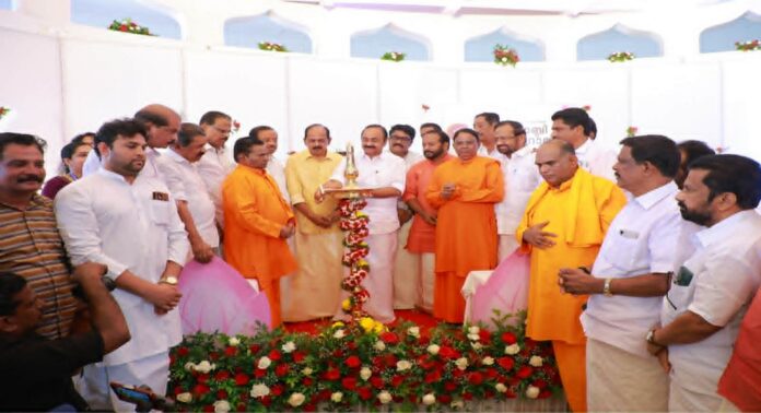 വേദനിക്കുന്നവരെ ചേര്ത്തുനിര്ത്തുന്നതാണ് ആത്മീയത ; വി.ഡി. സതീശന് വേദനിക്കുന്നവരെ ചേര്ത്തുനിര്ത്തുന്നതാണ് ആത്മീയത ; വി.ഡി. സതീശന്