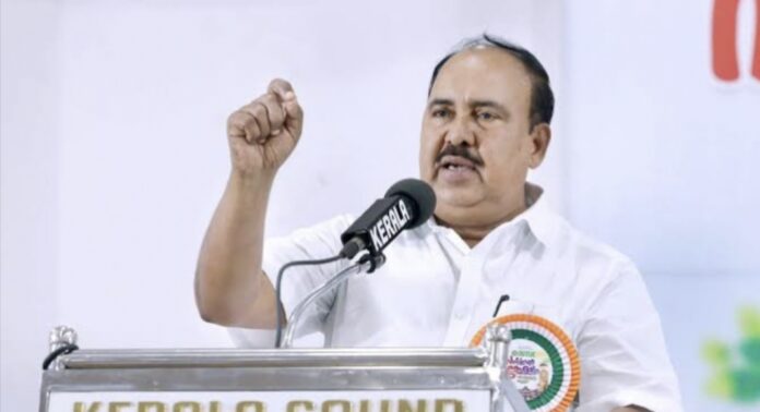 കശുവണ്ടി അഴിമതി കേസ്: ഐഎൻടിയുസി നേതാവ് ആർ ചന്ദ്രശേഖരനെ പ്രോസിക്യൂട്ട് ചെയ്യാൻ അനുമതി നൽകി സംസ്ഥാന സർക്കാർ കശുവണ്ടി അഴിമതി കേസ്: ഐഎൻടിയുസി നേതാവ് ആർ ചന്ദ്രശേഖരനെ പ്രോസിക്യൂട്ട് ചെയ്യാൻ അനുമതി നൽകി സംസ്ഥാന സർക്കാർ