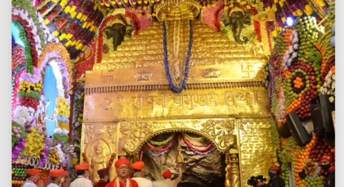കോടികളുടെ വെള്ളി തട്ടിപ്പ് ആരോപണം ; വൈഷ്ണോദേവി ക്ഷേത്രത്തിൽ ക്രൈംബ്രാഞ്ച് അന്വേഷണം കോടികളുടെ വെള്ളി തട്ടിപ്പ് ആരോപണം ; വൈഷ്ണോദേവി ക്ഷേത്രത്തിൽ ക്രൈംബ്രാഞ്ച് അന്വേഷണം
