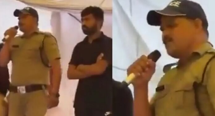 ജന്തർ മന്തർ സമരവേദിയിൽ യൂണിഫോമിലെ ‘രാജി’ പ്രഖ്യാപിച്ച് പോലീസ് കോൺസ്റ്റബിൾ ജന്തർ മന്തർ സമരവേദിയിൽ യൂണിഫോമിലെ ‘രാജി’ പ്രഖ്യാപിച്ച് പോലീസ് കോൺസ്റ്റബിൾ