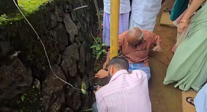 ഇടുക്കി മണിയാറൻകുടിയിൽ ഭൂമിക്കടിയിൽ നിന്ന് ജലം ഒഴുകുന്ന അസാധാരണ ശബ്ദം ; ആശങ്ക ഇടുക്കി മണിയാറൻകുടിയിൽ ഭൂമിക്കടിയിൽ നിന്ന് ജലം ഒഴുകുന്ന അസാധാരണ ശബ്ദം ; ആശങ്ക