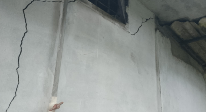 തൃശൂർ പീച്ചി മേഖലയിൽ ഭൂചലനം ; ആശങ്കയിലായി ജനങ്ങൾ തൃശൂർ പീച്ചി മേഖലയിൽ ഭൂചലനം ; ആശങ്കയിലായി ജനങ്ങൾ