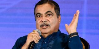 രാജ്യത്തെ ദേശീയപാതകളുടെ തകർച്ചയുമായി ബന്ധപ്പെട്ട സംഭവങ്ങളിൽ 11 ഉദ്യോഗസ്ഥരെ സർവീസിൽനിന്ന് പുറത്താക്കി