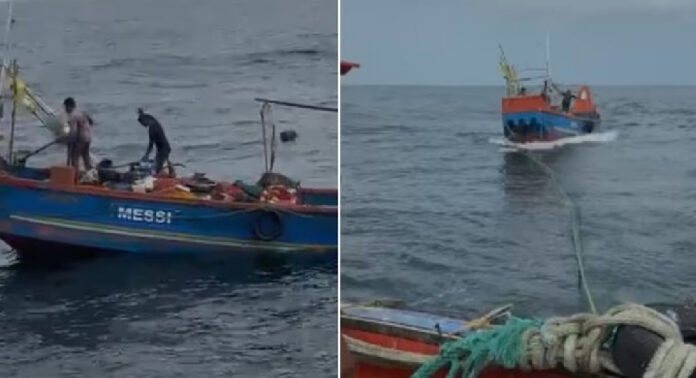 അമ്പലപ്പുഴ പടിഞ്ഞാറ് കടലിൽ മൽസ്യബന്ധന വള്ളം മുങ്ങിയുണ്ടായ അപകടത്തിൽപ്പെട്ട തൊഴിലാളികളെ രക്ഷിച്ചു അമ്പലപ്പുഴ പടിഞ്ഞാറ് കടലിൽ മൽസ്യബന്ധന വള്ളം മുങ്ങിയുണ്ടായ അപകടത്തിൽപ്പെട്ട തൊഴിലാളികളെ രക്ഷിച്ചു