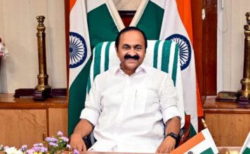 നാളെ സംസ്ഥാനത്തെ സ്കൂളുകൾക്കും കോളേജുകൾക്കും അവധി പ്രഖ്യാപിച്ച് സർക്കാർ