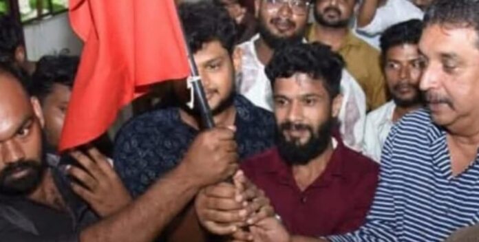 ആർ.എസ്.പി നടപടിക്കെതിരെ രൂക്ഷവിമർശനവുമായി യൂത്ത് കോൺഗ്രസ് രംഗത്ത് ആർ.എസ്.പി നടപടിക്കെതിരെ രൂക്ഷവിമർശനവുമായി യൂത്ത് കോൺഗ്രസ് രംഗത്ത്