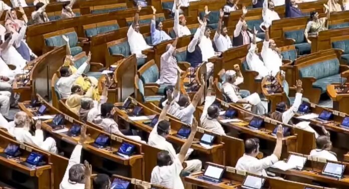പൊതുപരീക്ഷ ഭേദഗതി ബിൽ ലോക്സഭയിൽ ശബ്ദവോട്ടോടെ പാസായി പൊതുപരീക്ഷ ഭേദഗതി ബിൽ ലോക്സഭയിൽ ശബ്ദവോട്ടോടെ പാസായി