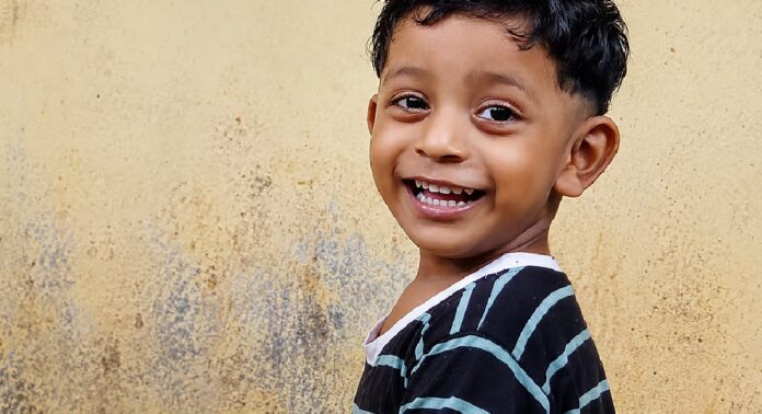 തോട്ടിൽ ഒഴുക്കിൽപ്പെട്ട മൂന്ന് വയസ്സുകാരന്റെ മൃതദേഹം കണ്ടെത്തി തോട്ടിൽ ഒഴുക്കിൽപ്പെട്ട മൂന്ന് വയസ്സുകാരന്റെ മൃതദേഹം കണ്ടെത്തി