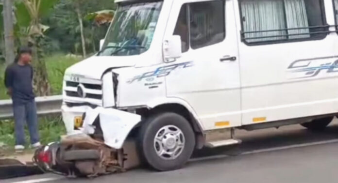 കലഞ്ഞൂര് വാഹനാപകടം : പരിക്കേറ്റ സ്കൂട്ടര് യാത്രക്കാരന് മരിച്ചു കലഞ്ഞൂര് വാഹനാപകടം : പരിക്കേറ്റ സ്കൂട്ടര് യാത്രക്കാരന് മരിച്ചു