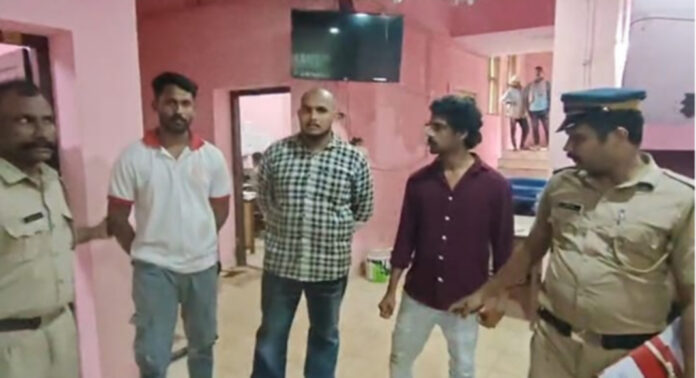 ജോലി ചെയ്ത കമ്പനിയിലെ ട്രെയിലർ ലോറികളിൽ നിന്നും ബാറ്ററിയും ടയറുകളും മോഷ്ടിച്ചു : ചിറ്റാര് സ്വദേശികളായ മൂന്നുപേർ അറസ്റ്റിൽ ജോലി ചെയ്ത കമ്പനിയിലെ ട്രെയിലർ ലോറികളിൽ നിന്നും ബാറ്ററിയും ടയറുകളും മോഷ്ടിച്ചു : ചിറ്റാര് സ്വദേശികളായ മൂന്നുപേർ അറസ്റ്റിൽ