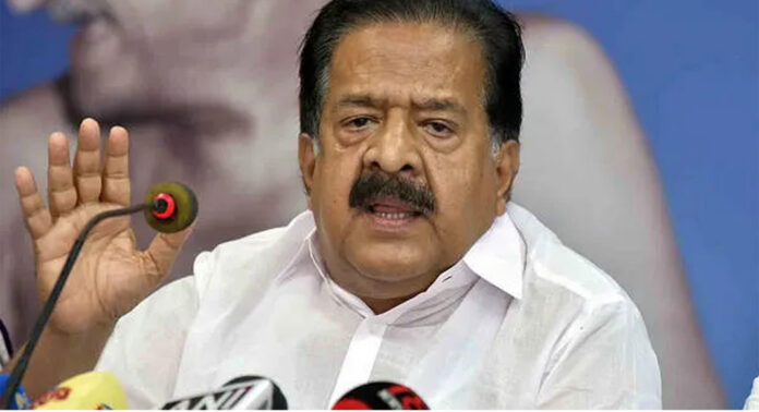 ഓപ്പറേഷൻ തൂഫാൻ : ആഭ്യന്തരമന്ത്രി രമേശ് ചെന്നിത്തല തമിഴ്നാട് മുഖ്യമന്ത്രി ജോസഫ് വിജയ് യുമായി ഇന്ന് കൂടിക്കാഴ്ച്ച നടത്തും ഓപ്പറേഷൻ തൂഫാൻ : ആഭ്യന്തരമന്ത്രി രമേശ് ചെന്നിത്തല തമിഴ്നാട് മുഖ്യമന്ത്രി ജോസഫ് വിജയ് യുമായി ഇന്ന് കൂടിക്കാഴ്ച്ച നടത്തും