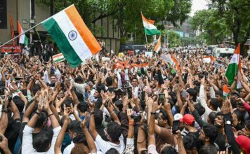 36 ദിവസം നീണ്ട ഐതിഹാസിക സമരത്തിന് ശേഷം ജന്തര് മന്തറില് നിന്ന് മടങ്ങി പ്രതിഷേധക്കാര്