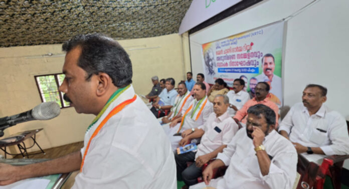 ജനസേവകരും നേതാക്കന്മാരും എങ്ങനെ പ്രവർത്തിക്കണമെന്ന് ജീവിച്ച് കാണിച്ചുതന്ന നേതാവായിരുന്നു ഉമ്മൻ ചാണ്ടി : അഡ്വ.സി വി ശാന്തകുമാർ എം.എൽ.എ ജനസേവകരും നേതാക്കന്മാരും എങ്ങനെ പ്രവർത്തിക്കണമെന്ന് ജീവിച്ച് കാണിച്ചുതന്ന നേതാവായിരുന്നു ഉമ്മൻ ചാണ്ടി : അഡ്വ.സി വി ശാന്തകുമാർ എം.എൽ.എ