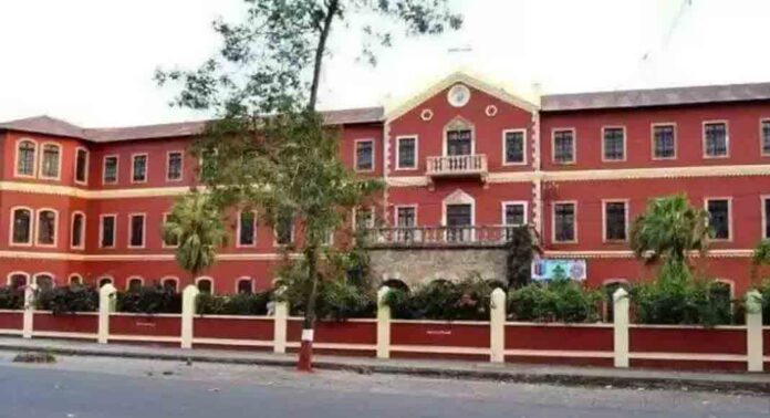 മതപരിവര്ത്തന ആരോപണം ; മധ്യപ്രദേശിൽ ബജ്റംഗ് ദൾ പ്രവര്ത്തകര് കത്തോലിക്ക സ്കൂൾ തല്ലിത്തകര്ത്തു മതപരിവര്ത്തന ആരോപണം ; മധ്യപ്രദേശിൽ ബജ്റംഗ് ദൾ പ്രവര്ത്തകര് കത്തോലിക്ക സ്കൂൾ തല്ലിത്തകര്ത്തു