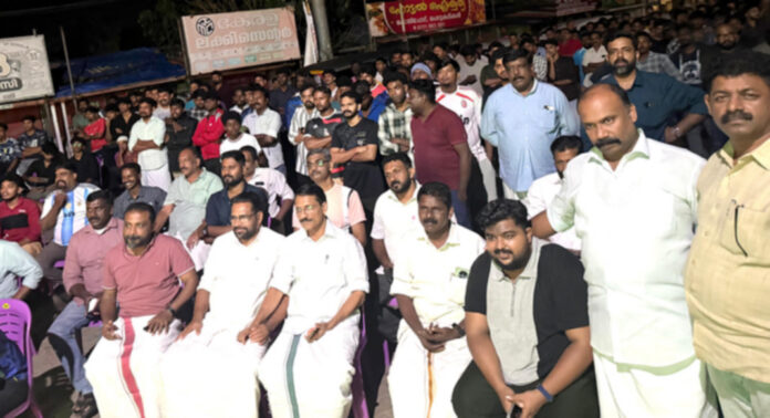 റാന്നി എം.എൽ.എ അഡ്വ. പഴകുളം മധുവിന്റെ നേതൃത്വത്തിൽ ലോകകപ്പ് സെമി ഫൈനൽ ബിഗ് സ്ക്രീനില് റാന്നി എം.എൽ.എ അഡ്വ. പഴകുളം മധുവിന്റെ നേതൃത്വത്തിൽ ലോകകപ്പ് സെമി ഫൈനൽ ബിഗ് സ്ക്രീനില്