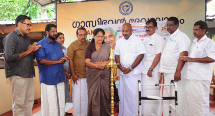 കോന്നി ഗാന്ധിഭവന് ദേവലോകത്തിന് ഇൻകാസ് ഖത്തർ പാലിയേറ്റീവ് ഉപകരണങ്ങൾ കൈമാറി കോന്നി ഗാന്ധിഭവന് ദേവലോകത്തിന് ഇൻകാസ് ഖത്തർ പാലിയേറ്റീവ് ഉപകരണങ്ങൾ കൈമാറി