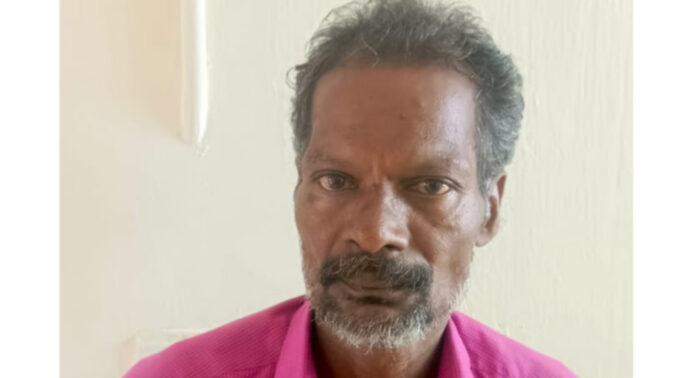 പട്ടാപ്പകൽ നടുറോഡിൽ പെണ്കുട്ടിക്ക് നേരെ പീഡനശ്രമം : അടൂർ സ്വദേശി ഗോപി (57) അറസ്റ്റില് പട്ടാപ്പകൽ നടുറോഡിൽ പെണ്കുട്ടിക്ക് നേരെ പീഡനശ്രമം : അടൂർ സ്വദേശി ഗോപി (57) അറസ്റ്റില്
