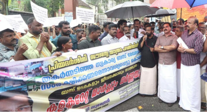 സ്വകാര്യ ബസ് വ്യവസായത്തെ സംരക്ഷിക്കണം ; കടകംപള്ളി സുരേന്ദ്രന് സ്വകാര്യ ബസ് വ്യവസായത്തെ സംരക്ഷിക്കണം ; കടകംപള്ളി സുരേന്ദ്രന്