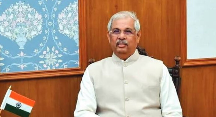 വന്ദേമാതരം വിവാദം : വിശദീകരണവുമായി ലോക് ഭവൻ വന്ദേമാതരം വിവാദം : വിശദീകരണവുമായി ലോക് ഭവൻ