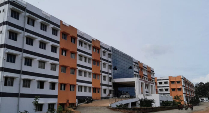 കോന്നി മെഡിക്കല് കോളേജ് കാഷ്വാലിറ്റിക്ക് മുന്നില് മോഷണം : ഓട്ടോറിക്ഷയില് നിന്നും പണവും രേഖകളും കവര്ന്നു കോന്നി മെഡിക്കല് കോളേജ് കാഷ്വാലിറ്റിക്ക് മുന്നില് മോഷണം : ഓട്ടോറിക്ഷയില് നിന്നും പണവും രേഖകളും കവര്ന്നു