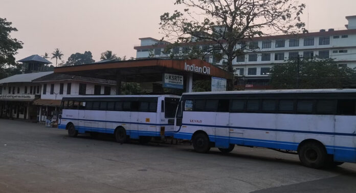 പ്രിയദർശിനി സർവീസ് കളക്ഷൻബത്ത വെട്ടിപ്പ് ; കുടുങ്ങിയ ഭരണകക്ഷി യൂണിയൻ നേതാവിനെ രക്ഷിക്കാൻ ശ്രമം പ്രിയദർശിനി സർവീസ് കളക്ഷൻബത്ത വെട്ടിപ്പ് ; കുടുങ്ങിയ ഭരണകക്ഷി യൂണിയൻ നേതാവിനെ രക്ഷിക്കാൻ ശ്രമം