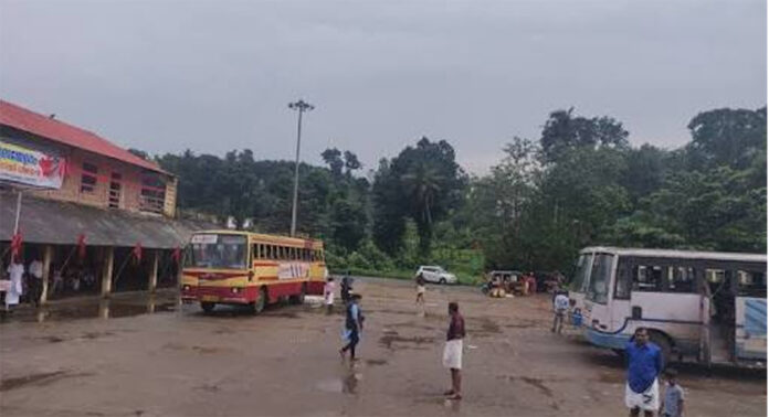 പ്രിയദർശിനി : സ്വകാര്യ ബസ് മേഖലയിലെ പ്രശ്നങ്ങൾ പഠിക്കാൻ സമിതി രൂപികരിച്ചു പ്രിയദർശിനി : സ്വകാര്യ ബസ് മേഖലയിലെ പ്രശ്നങ്ങൾ പഠിക്കാൻ സമിതി രൂപികരിച്ചു