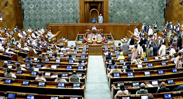വർഷകാല സമ്മേളനം : ഭരണഘടനാ ഭേദഗതിക്ക് ഭൂരിപക്ഷം ഉറപ്പിക്കാൻ കേന്ദ്രം ; പ്രതിരോധിക്കാൻ കോൺഗ്രസ് വർഷകാല സമ്മേളനം : ഭരണഘടനാ ഭേദഗതിക്ക് ഭൂരിപക്ഷം ഉറപ്പിക്കാൻ കേന്ദ്രം ; പ്രതിരോധിക്കാൻ കോൺഗ്രസ്
