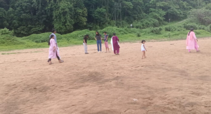 മണൽ വാരൽ നിരോധനം പിന്വലിച്ചില്ലെങ്കില് പമ്പാ നദിയിൽ ഇനിയും പ്രളയസാധ്യത ; തീരദേശവാസികൾ ആശങ്കയിൽ മണൽ വാരൽ നിരോധനം പിന്വലിച്ചില്ലെങ്കില് പമ്പാ നദിയിൽ ഇനിയും പ്രളയസാധ്യത ; തീരദേശവാസികൾ ആശങ്കയിൽ