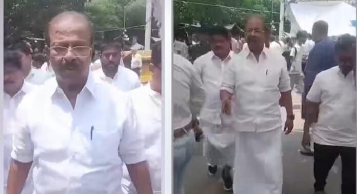 കെ സുധാകരൻ എം പി ജന്തർമന്തറിലെ സിജെപി പ്രതിഷേധ വേദിയിൽ കെ സുധാകരൻ എം പി ജന്തർമന്തറിലെ സിജെപി പ്രതിഷേധ വേദിയിൽ