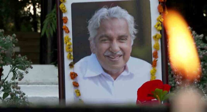 ഉമ്മൻചാണ്ടി ഓർമ ആയിട്ട് 3 വർഷം ; പുതുപ്പള്ളിയിൽ പ്രത്യേക പ്രാർത്ഥനയും പരിപാടികളും ഉമ്മൻചാണ്ടി ഓർമ ആയിട്ട് 3 വർഷം ; പുതുപ്പള്ളിയിൽ പ്രത്യേക പ്രാർത്ഥനയും പരിപാടികളും