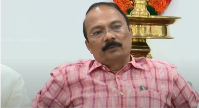 ശബരിമല സ്വര്ണക്കൊള്ള : ദേവസ്വം ബോര്ഡ് മുന് പ്രസിഡന്റ് പി.എസ്. പ്രശാന്തിനെയും എ. അജികുമാറിനെയും കസ്റ്റഡിയില് വാങ്ങാന് എസ്.ഐ.ടി ഇന്ന് അപേക്ഷ നല്കും ശബരിമല സ്വര്ണക്കൊള്ള : ദേവസ്വം ബോര്ഡ് മുന് പ്രസിഡന്റ് പി.എസ്. പ്രശാന്തിനെയും എ. അജികുമാറിനെയും കസ്റ്റഡിയില് വാങ്ങാന് എസ്.ഐ.ടി ഇന്ന് അപേക്ഷ നല്കും