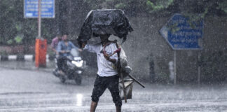 സംസ്ഥാനത്ത് തീവ്ര മഴയ്ക്ക് സാധ്യത ; 11 ജില്ലകളിൽ ഓറഞ്ച് അലർട്ട് പ്രഖ്യാപിച്ചു ; ഇന്ന് അഞ്ച് ജില്ലകളിലെ വിദ്യാഭ്യാസ സ്ഥാപനങ്ങൾക്കും അവധി