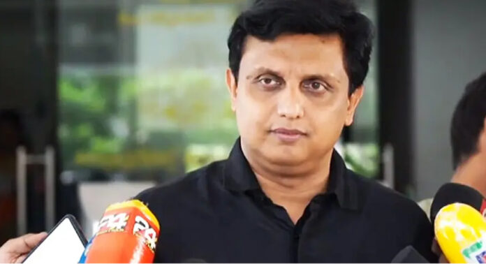 ക്ലോക്ക് ടവർ അപകടത്തിൽ പ്രതികരണവുമായി പിഎ മുഹമ്മദ് റിയാസ് ക്ലോക്ക് ടവർ അപകടത്തിൽ പ്രതികരണവുമായി പിഎ മുഹമ്മദ് റിയാസ്