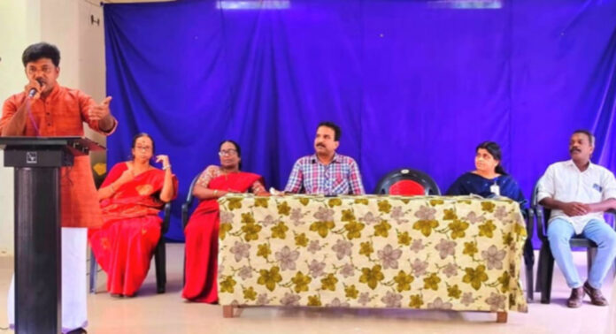 ആറന്മുള ഗവ. വൊക്കേഷണൽ ഹയർ സെക്കൻഡറി സ്കൂളില് ക്ലബ്ബുകളുടെ പ്രവർത്തന ഉദ്ഘാടനം നടന്നു ആറന്മുള ഗവ. വൊക്കേഷണൽ ഹയർ സെക്കൻഡറി സ്കൂളില് ക്ലബ്ബുകളുടെ പ്രവർത്തന ഉദ്ഘാടനം നടന്നു