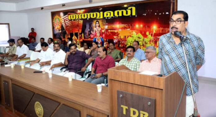 ശബരിമല തീര്ഥാടനം : മികച്ച റോഡുകള് ഉറപ്പാക്കുമെന്ന് മന്ത്രി പി.കെ ബഷീര് ശബരിമല തീര്ഥാടനം : മികച്ച റോഡുകള് ഉറപ്പാക്കുമെന്ന് മന്ത്രി പി.കെ ബഷീര്