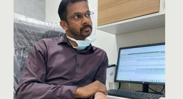സ്വകാര്യ ആശുപത്രിയിൽ ചികിത്സനടത്തവെ പിടിയിലായി ഗവണ്മെന്റ് ഡോക്ടർ ; കേസെടുത്ത് വിജിലൻസ് സ്വകാര്യ ആശുപത്രിയിൽ ചികിത്സനടത്തവെ പിടിയിലായി ഗവണ്മെന്റ് ഡോക്ടർ ; കേസെടുത്ത് വിജിലൻസ്