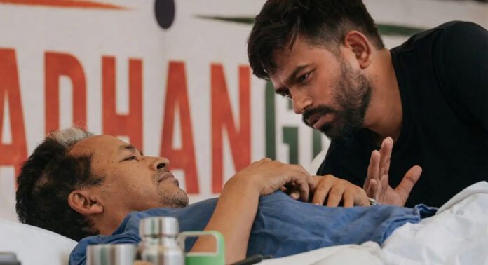 സമരം 21-ാം ദിനം : സോനം വാങ്ചുക്കിന്റെ ആരോഗ്യസ്ഥിതി വഷളായി ; ആശുപത്രിയിൽ പ്രവേശിപ്പിച്ച് ഡൽഹി പോലീസ് സമരം 21-ാം ദിനം : സോനം വാങ്ചുക്കിന്റെ ആരോഗ്യസ്ഥിതി വഷളായി ; ആശുപത്രിയിൽ പ്രവേശിപ്പിച്ച് ഡൽഹി പോലീസ്