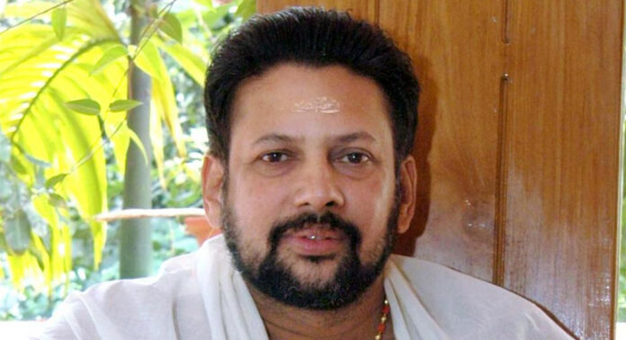 കണ്ഠര് രാജീവരുടെ തന്ത്രി സ്ഥാനം : ബോർഡിന് തീരുമാനം എടുക്കാമെന്ന് ഹൈക്കോടതി ; നിർണായക തീരുമാനം നാളെ കണ്ഠര് രാജീവരുടെ തന്ത്രി സ്ഥാനം : ബോർഡിന് തീരുമാനം എടുക്കാമെന്ന് ഹൈക്കോടതി ; നിർണായക തീരുമാനം നാളെ