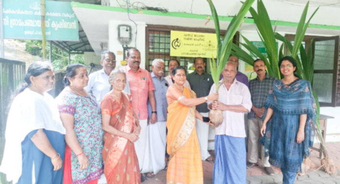 റാന്നി കൃഷിഭവന്റെ ആഭിമുഖ്യത്തിൽ തെങ്ങിൻ തൈകളുടെ വിതരണം നടത്തി റാന്നി കൃഷിഭവന്റെ ആഭിമുഖ്യത്തിൽ തെങ്ങിൻ തൈകളുടെ വിതരണം നടത്തി