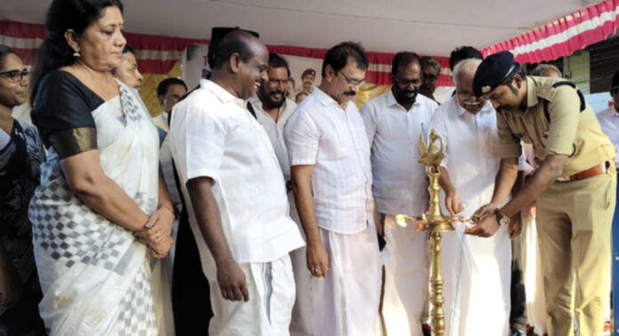 തൂഫാന് ജാഗരണില് അണിചേര്ന്ന് നൂറുകണക്കിന് ജനങ്ങള് തൂഫാന് ജാഗരണില് അണിചേര്ന്ന് നൂറുകണക്കിന് ജനങ്ങള്
